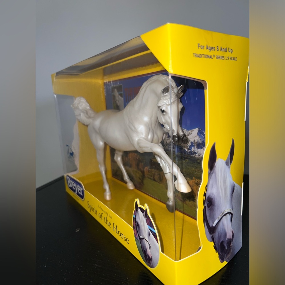Breyer Thunder #1811 Denver Broncos Team Mascot New in Box - Picture 2 of 13